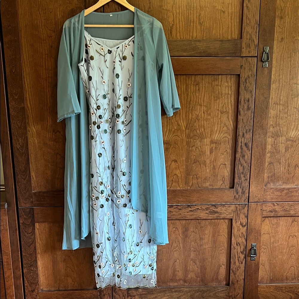 Cherieday V-neck half sleeve floral two-piece embroidered maxi-dress